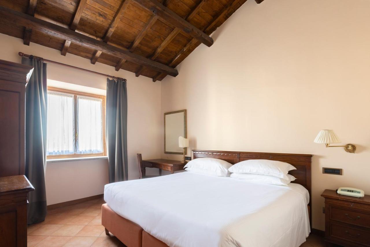 Antico Borgo Di Sutri Hotell Exteriör bild